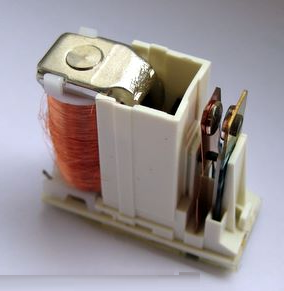 在電磁繼電器的廣泛應(yīng)用下，還有哪些常用的工業(yè)繼電器？